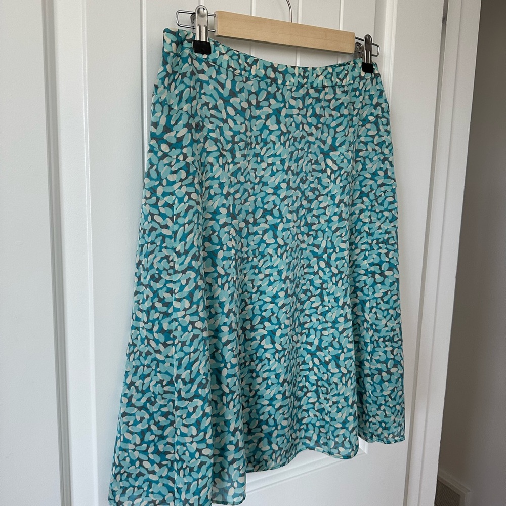 Liz Claiborne Slinky Blue Patterned 100% Silk Skirt
